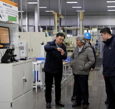 譚建榮院士蒞臨山東臨工考察指導(dǎo)，共話智能制造與技術(shù)創(chuàng)新新篇章